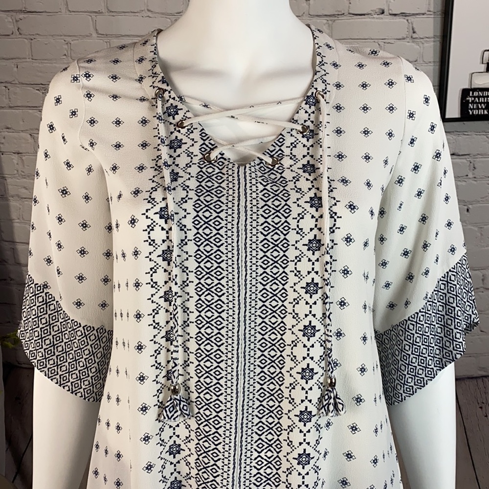 sunny leigh Cream & Navy Top Size: Large - Picture 3 of 17